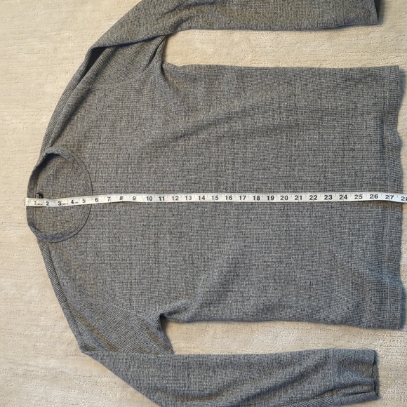 UNIQLO Waffle Crew Neck Long Sleeve TShirt - Picture 4 of 5